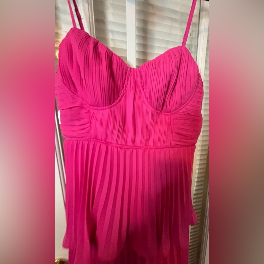 Lulu’s Cascading Crushed HotPink Midi Dress-Size Large - Picture 11 of 16